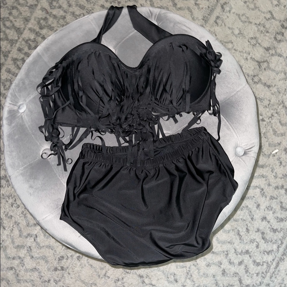 Two piece swimsuit; Black; Size L/XL
